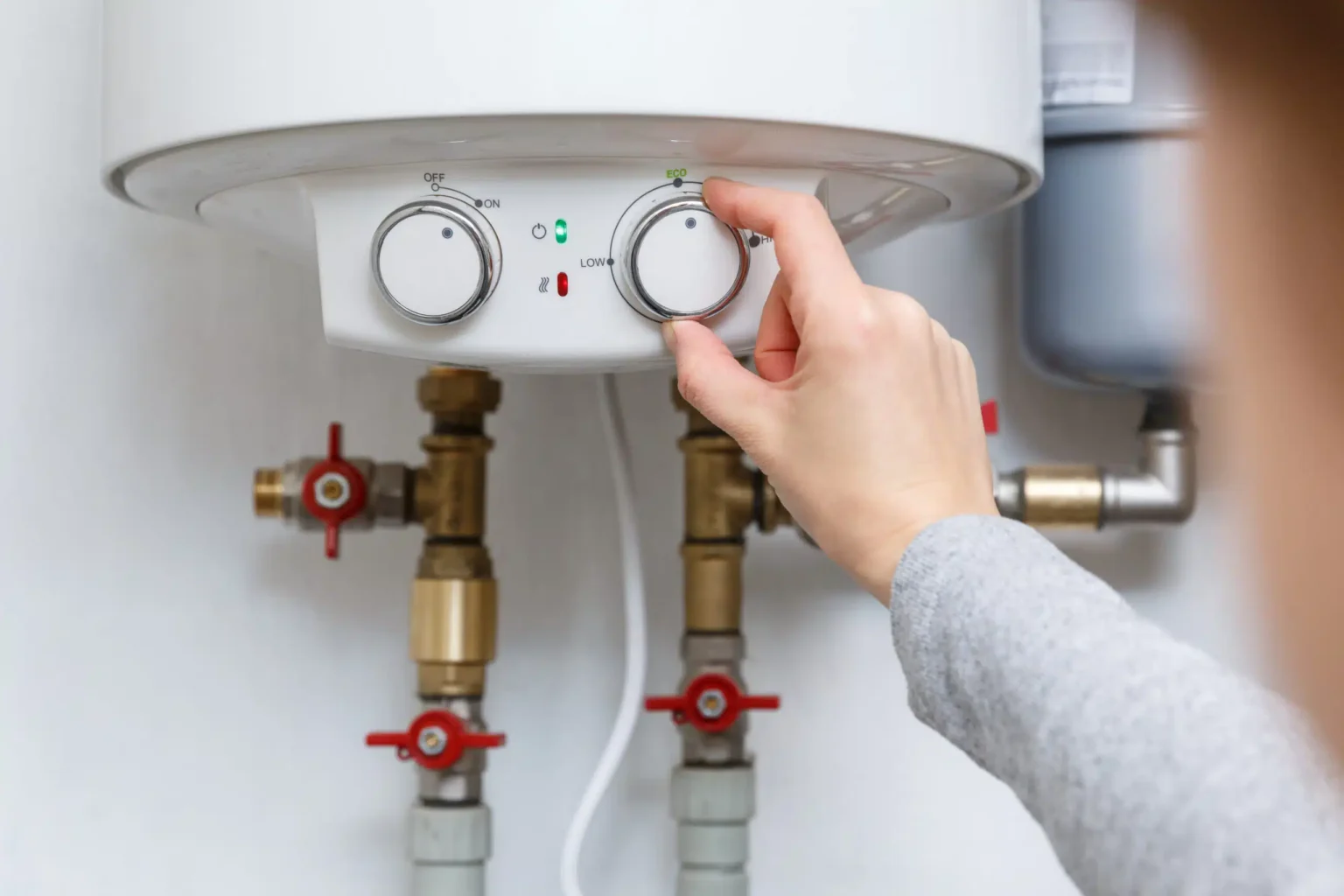 Technician adjusting a water heater in Rancho Palos Verdes